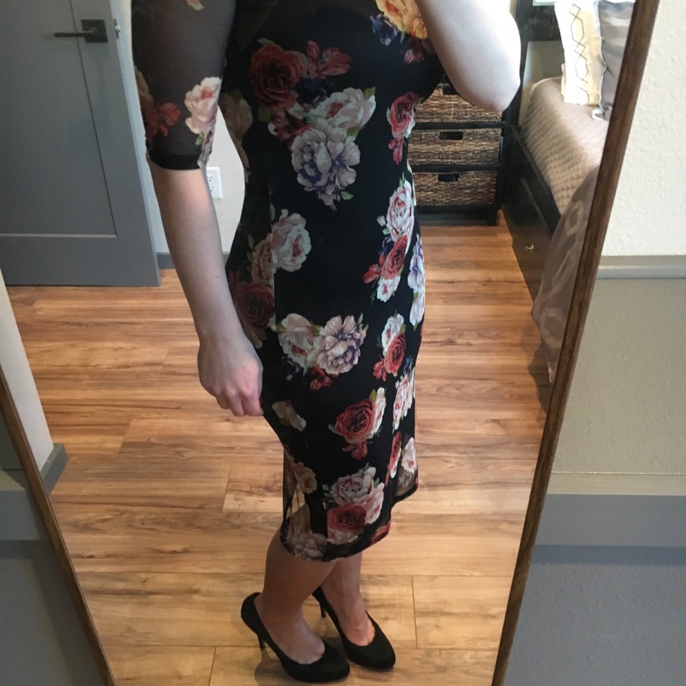 Bodycon Black fitted Floral Dress. Super classy!